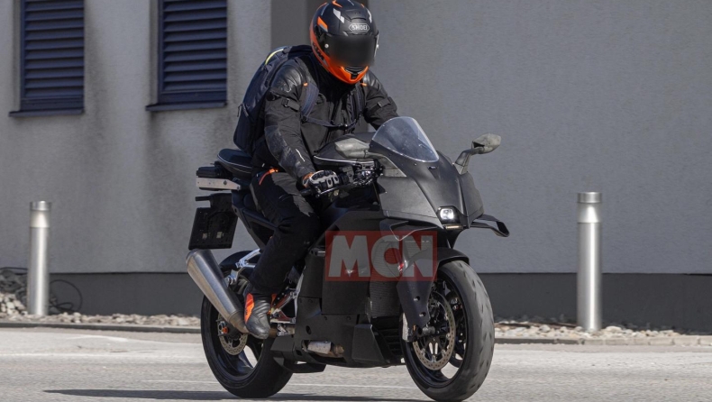 KTM 990RC R: Στα τελευταία στάδια πριν την παραγωγή