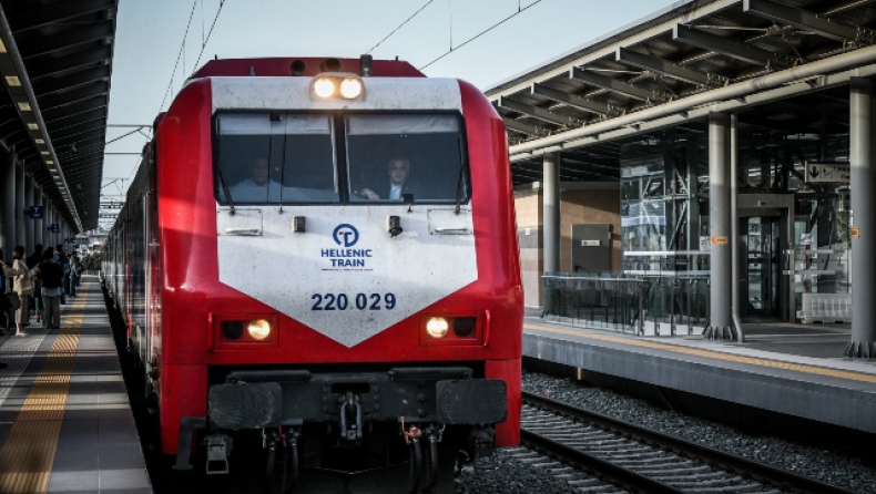 Νέο ατύχημα της Hellenic Train: Αμαξοστοιχία προσέκρουσε σε πεσμένα δέντρα (vid)