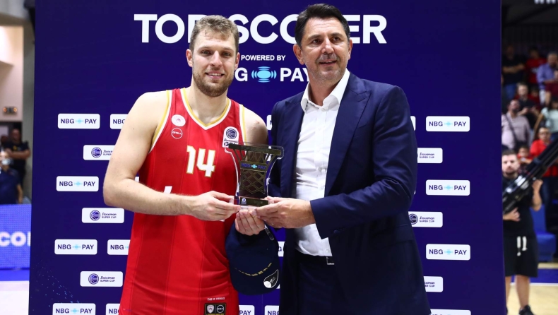 Ολυμπιακός, Βεζένκοβ: Τα βραβεία του MVP και του πρώτου σκόρερ στον Βούλγαρο φόργουορντ