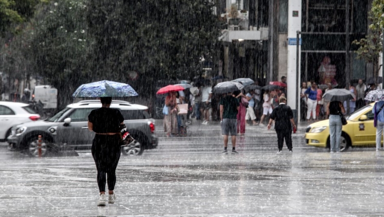 Μαρουσάκης για κακοκαιρία: «Έντονα φαινόμενα κατά τόπους, πολύ πιθανό να συνοδεύονται από χαλάζι και κεραυνούς» (vid)