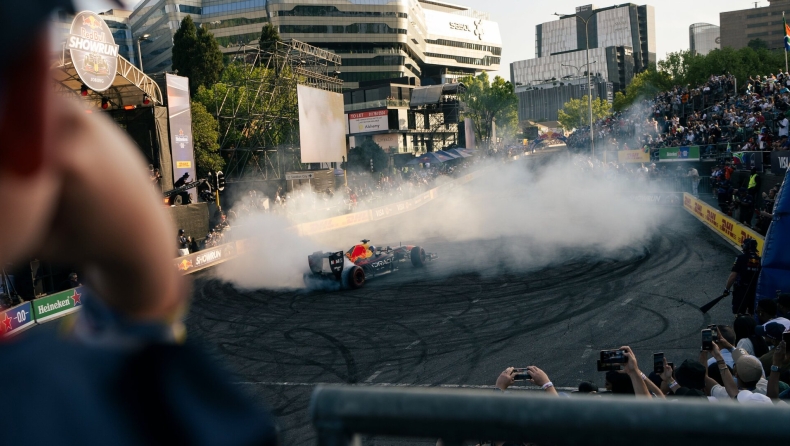 F1 - Ο Ντέιβιντ Κούλθαρντ «ξεκούφανε» το Γιοχάνεσμπουργκ με μονοθέσιο της Red Bull (vid)