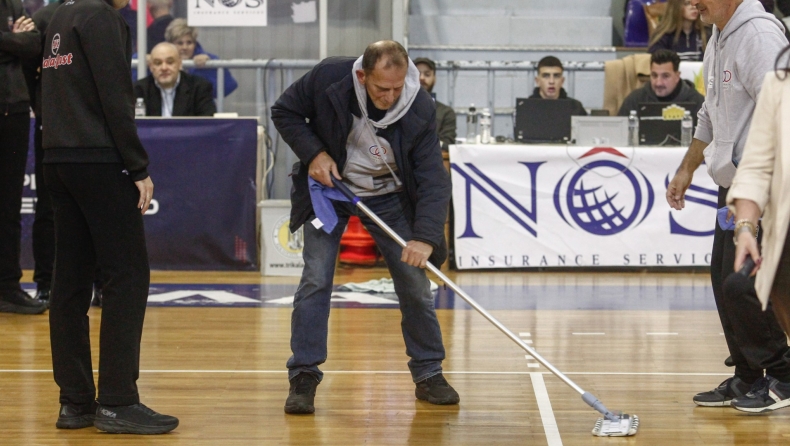 Elite League: Προσωρινή διακοπή στα Τρίκαλα επειδή... έσταζε η οροφή (vid)