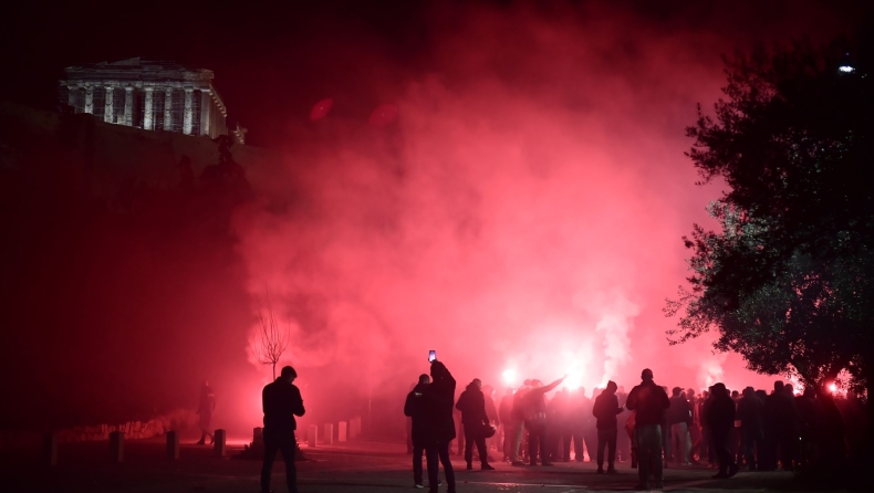 Ολυμπιακός: Πειραιάς και Αθήνα γιόρτασαν για τα 100 χρόνια των «ερυθρόλευκων»