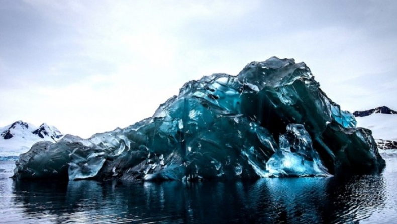 Βρέθηκε σπάνιο μπλε παγόβουνο στην Ανταρκτική! (pics)