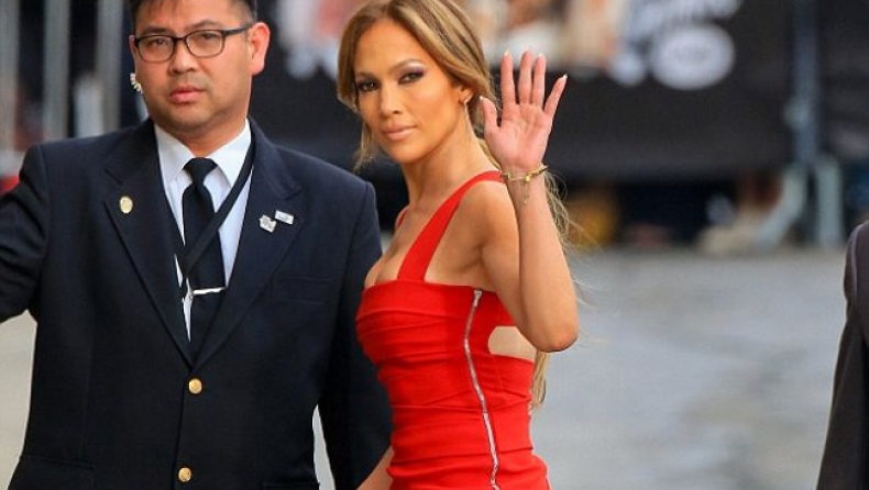 Η Jennifer Lopez βάζει φωτιά στα... κόκκινα (pics)