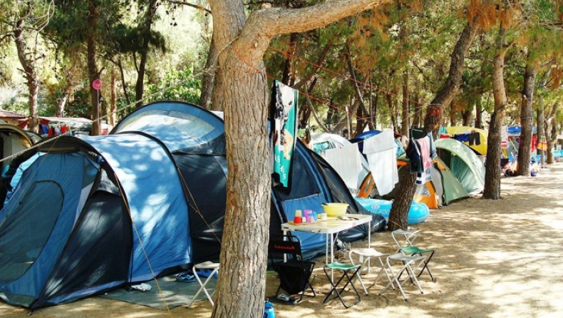 Τραυματίστηκε οικογένεια έπειτα από έκρηξη σε κάμπινγκ της Χαλκιδικής (pic)