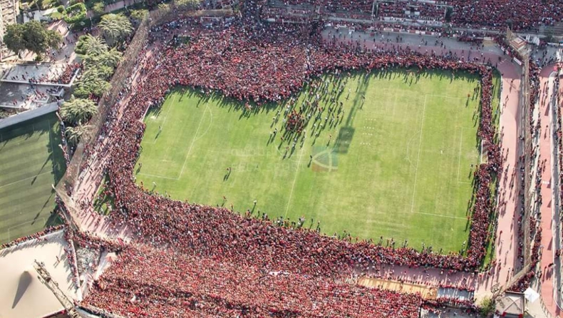 Χιλιάδες οπαδοί διέκοψαν προπόνηση! (pics)