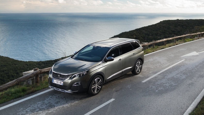 Από 25.900€ το επταθέσιο Peugeot 5008 (pics)