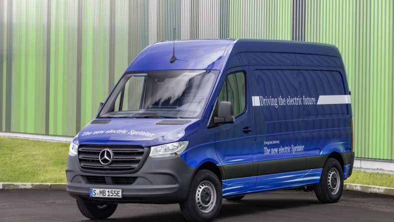 Mercedes-Benz Sprinter με 1.700 εκδόσεις και κίνηση εμπρός (vid)