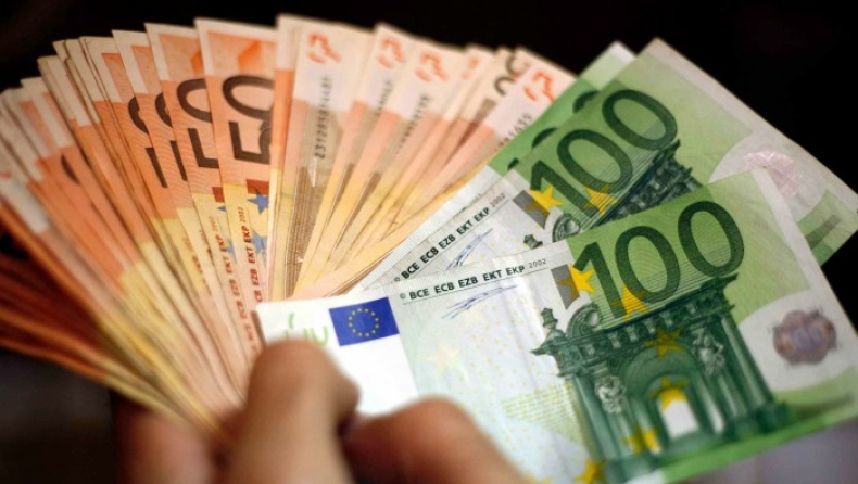 Οδηγός στα ΚΤΕΛ βρήκε 5.500 ευρώ και τα παρέδωσε στην αστυνομία