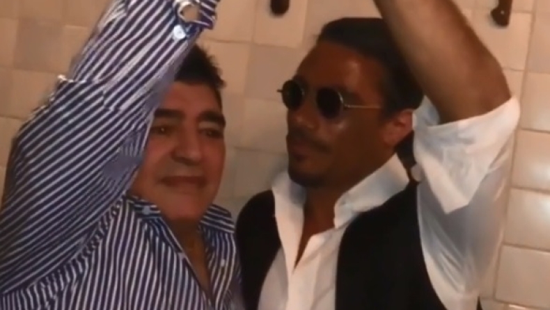 Ο Μαραντόνα... ερωτεύτηκε τον Salt Bae (vid)