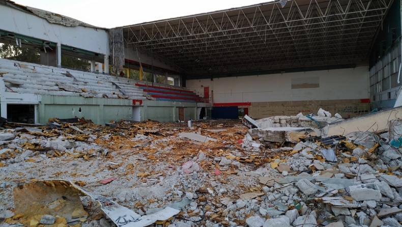 Το κατεδαφισμένο κλειστό της Αρτάκης (pics)