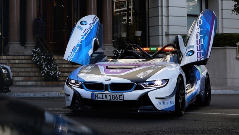 Τα «σπάει» το πρώτο ανοιχτό Safety Car στον κόσμο (pics)