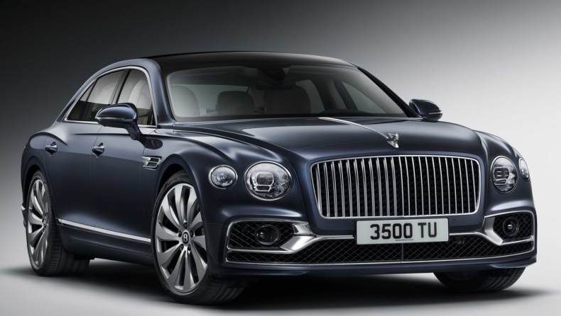 «Ιπτάμενη» και για gentlemen η νέα Bentley Flying Spur (pics & vid)