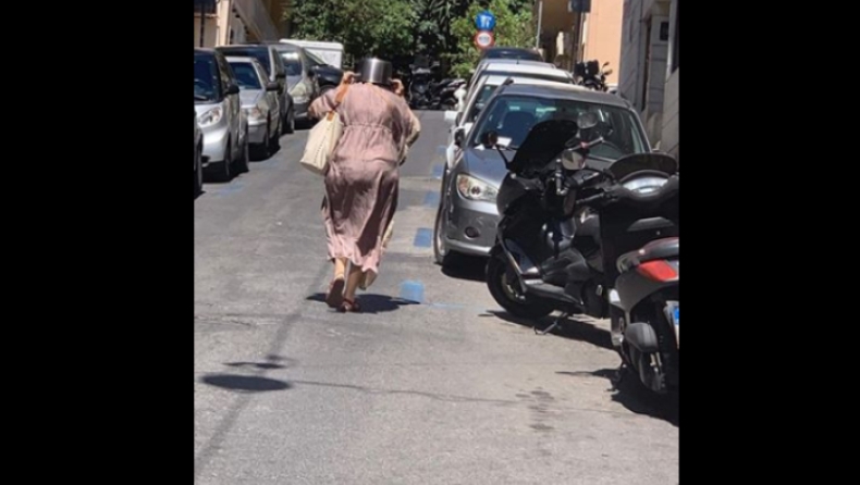 Σεισμός στην Αθήνα: Κάτοικος Κολωνακίου βγήκε στο δρόμο με κατσαρόλα στο κεφάλι (pic)