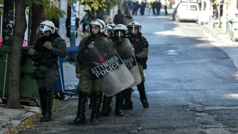 Κύμα συμπαράστασης στον σκηνοθέτη Δημήτρη Ινδαρέ, μετά την εισβολή της ΕΛ.ΑΣ