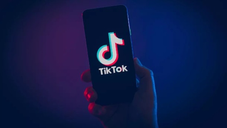 Αν δεν είσαι διάσημος στο TikTok, τότε τι είσαι στη ζωή; (pics & vids)