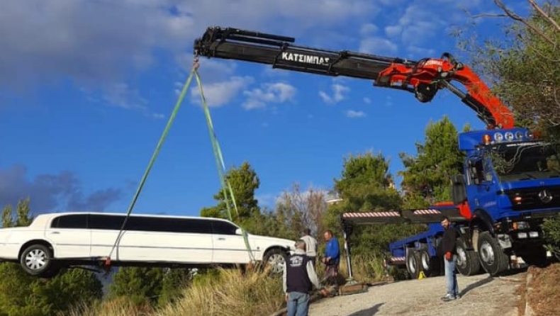 Απίστευτο ατύχημα στην Πεντέλη: Λιμουζίνα έφυγε στον γκρεμό (pics & vid)