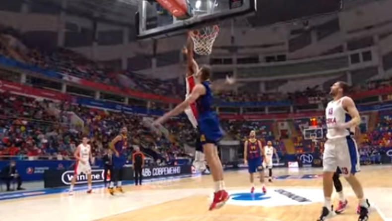 Εuroleague: Φοβερό alley oop Στρέλνιεκς-Μπολομπόι στην κορυφή! (vid)