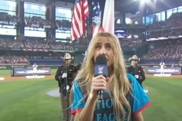 Ίνγκριντ Αντρές: Η τραγουδίστρια αποκάλυψε γιατί «σκότωσε» τον εθνικό ύμνο των ΗΠΑ - «Ήμουν μεθυσμένη»