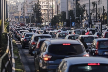 Μποτιλιάρισμα: 30 λεπτά για 10 χλμ. - Τι προτείνουν οι Συγκοινωνιολόγοι