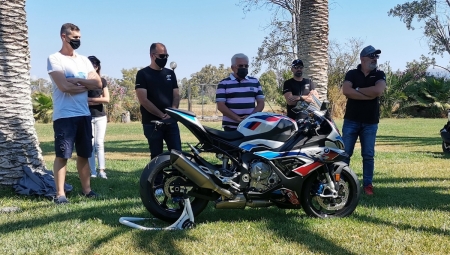 Η BMW M 1000 RR πάτησε Ελλάδα