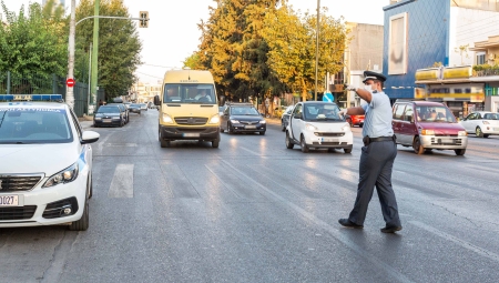 Έκτακτα μέτρα της Τροχαίας για το 3ήμερο