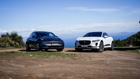 Test Drive Jaguar Ι-Pace EV400 Vs Tesla Model Y Long Range: Different schools, same class