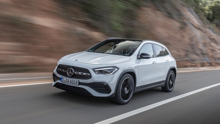 Νέα Mercedes GLA: Παράσταση κορυφής