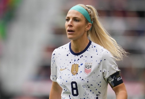 julie_ertz_football