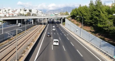 Το όριο των 45 χλμ/ώρα για να μπουν κυμαινόμενα διόδια στην Αττική Οδό