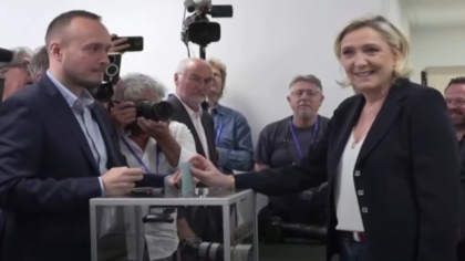 Εκλογές στη Γαλλία: Έκλεισαν οι κάλπες, επικράτηση της Λεπέν δείχνουν τα πρώτα αποτελέσματα, τρίτος ο Μακρόν