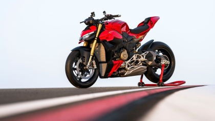 Ducati Streetfighter V4 2025: Με συνταγή Fight Formula από Panigale V4 (vid)