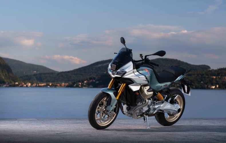 Moto Guzzi V100 Mandello 2025: Η φίρμα του αετού εξελίσσεται τεχνολογικά (vid)